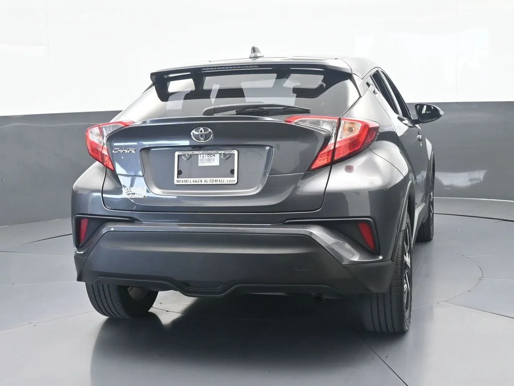 Used 2019 Magnetic Gray Metallic Toyota XLE image 5