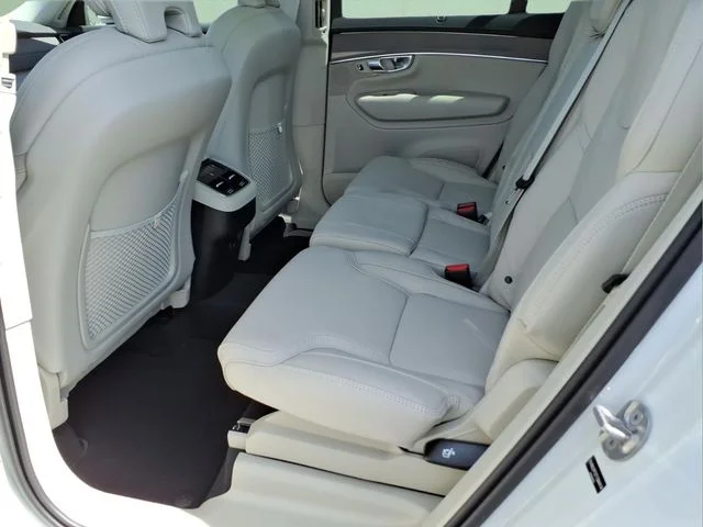 New 2026 Crystal White Volvo B6 Ultra image 11