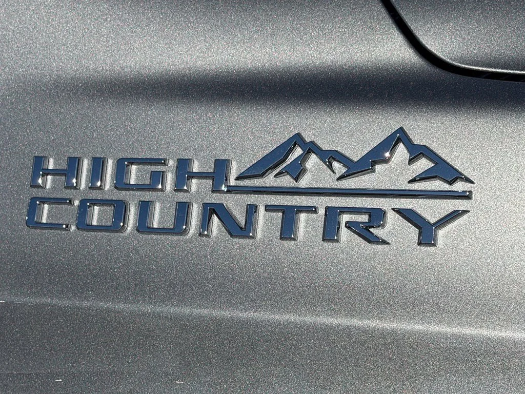 2026 Chevrolet Suburban High Country - Photo 13