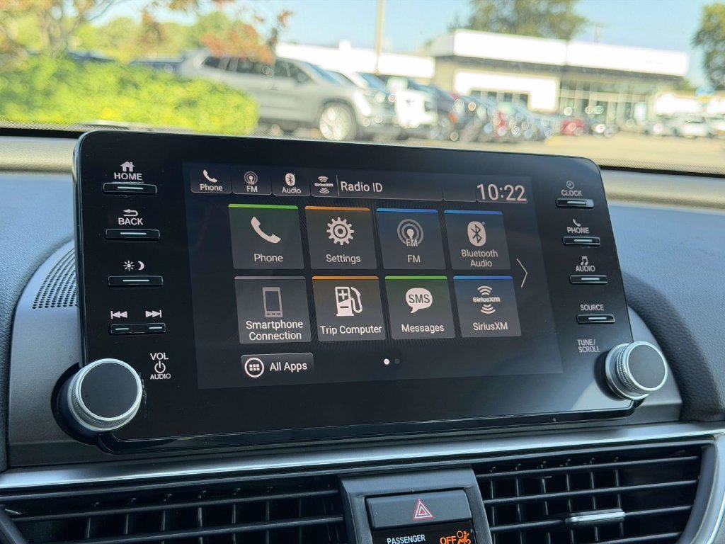 Used 2018 White Honda EX image 3