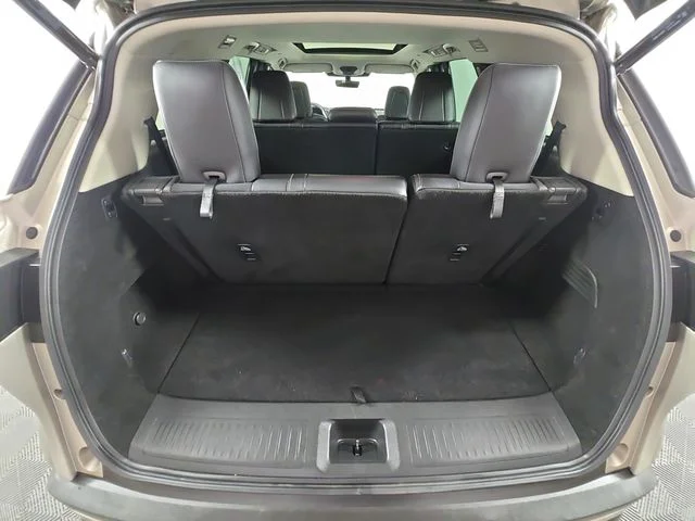 Used 2025 Beige INFINITI LUXE image 16