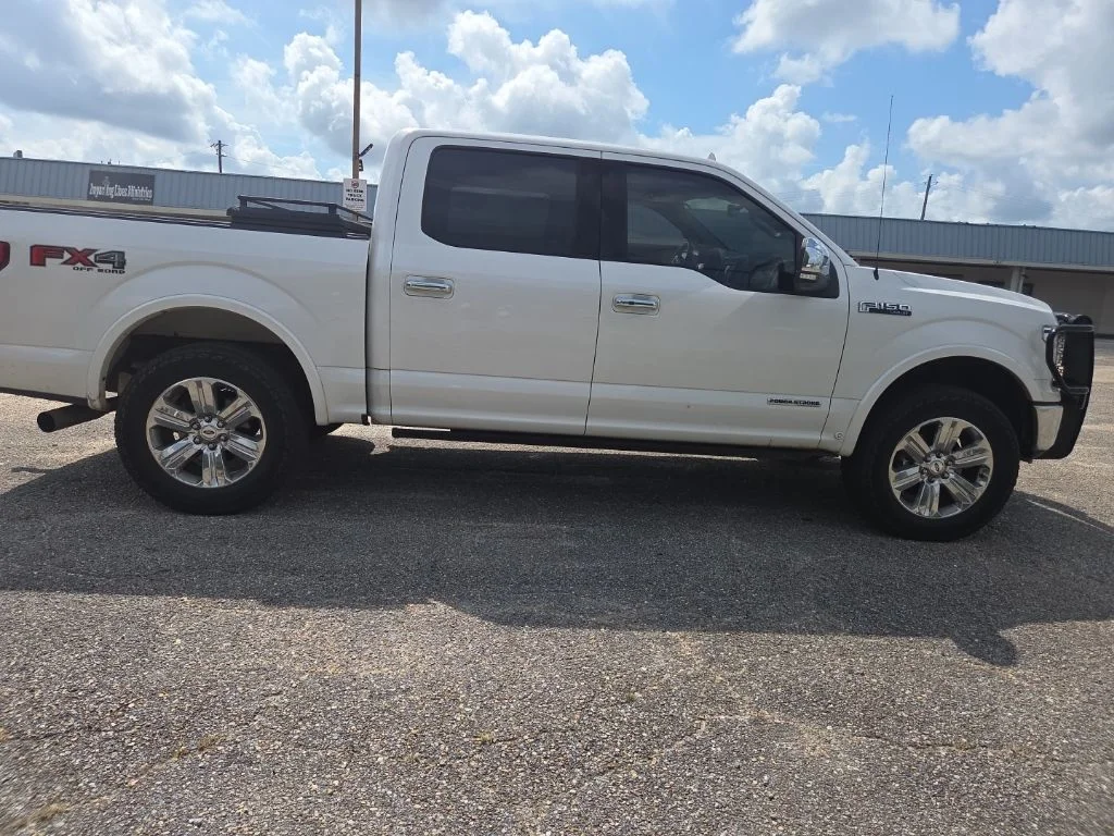 Used 2018 White Ford Lariat image 15