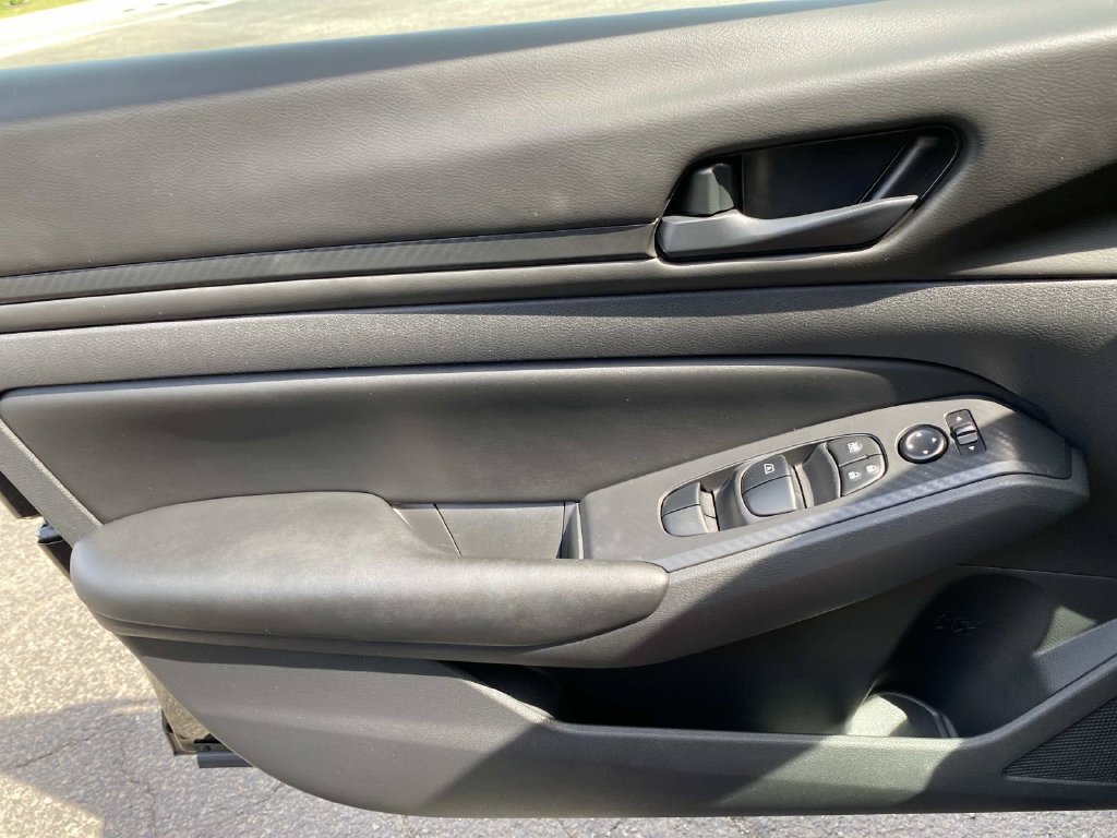 Used 2024 Black Nissan 2.5 S image 16