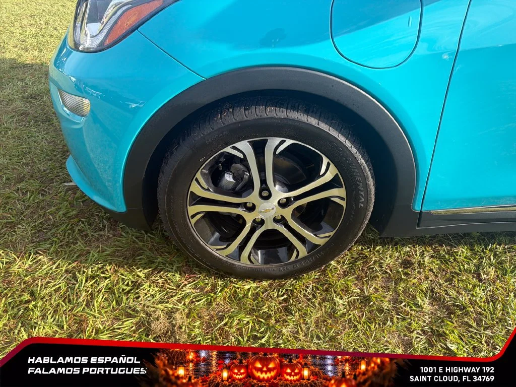 Used 2021 OASIS BLUE Chevrolet Premier image 10