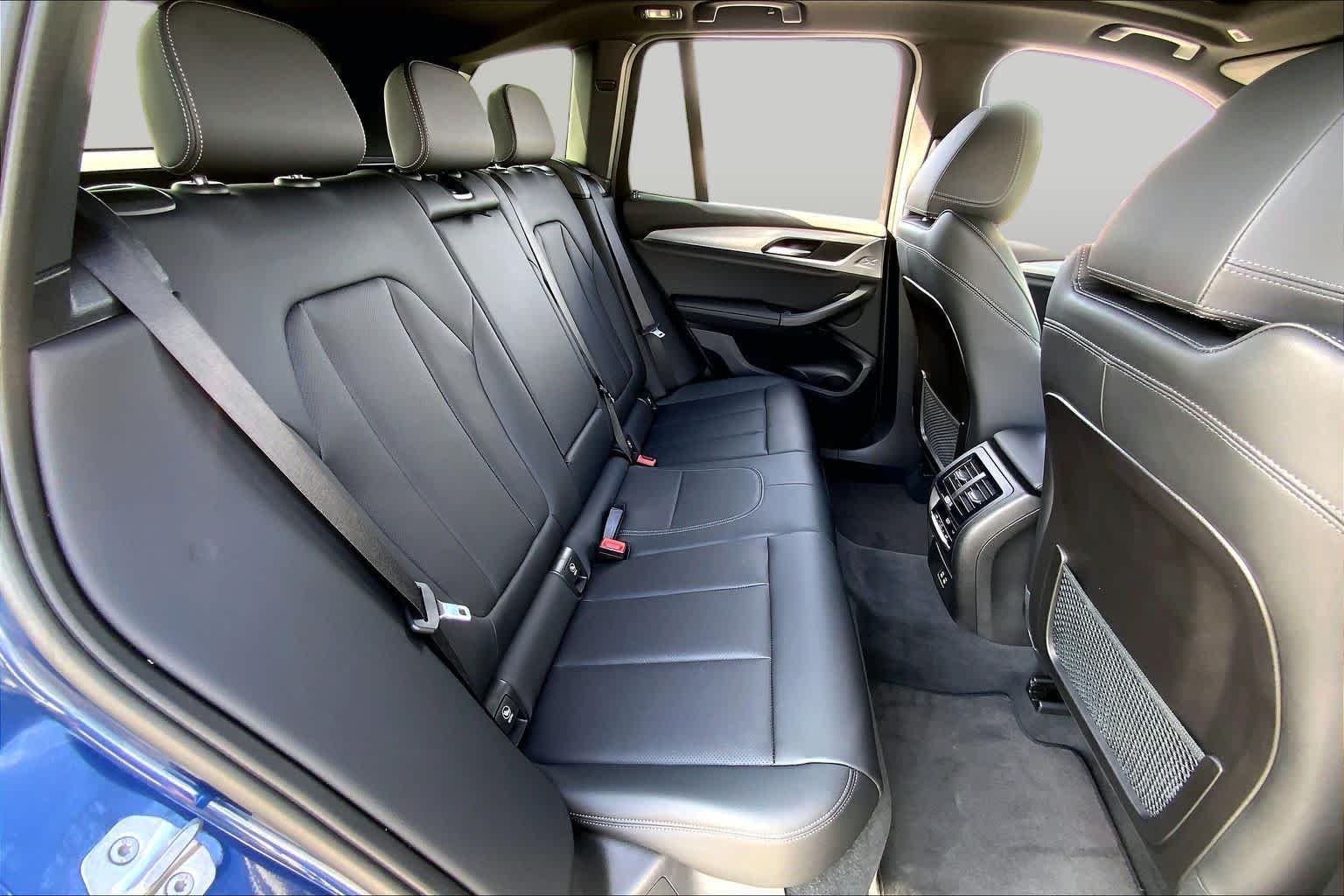Used 2023 Phytonic Blue Metallic BMW sDrive30i image 19