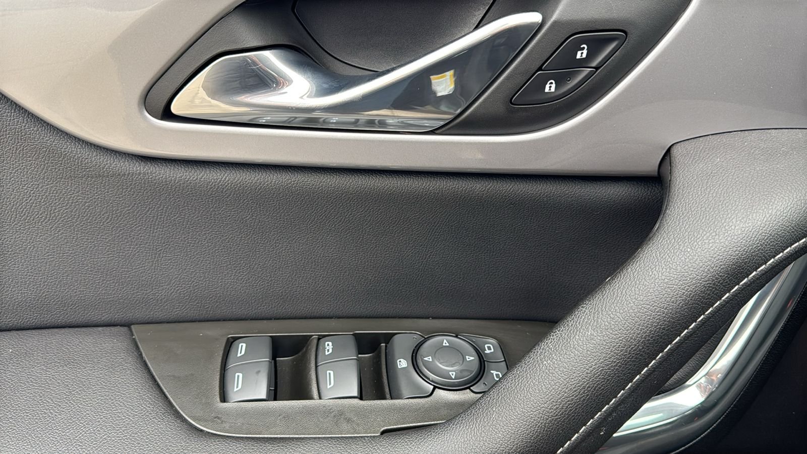 Used 2023 Black Chevrolet LT image 18