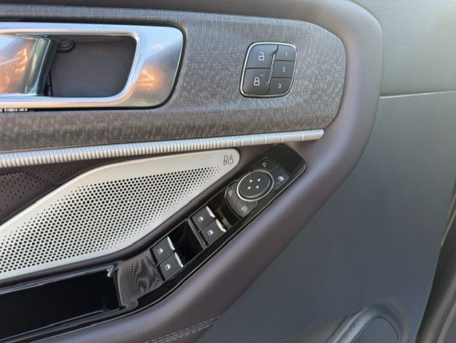 Used 2025 Black Metallic Ford Platinum image 10