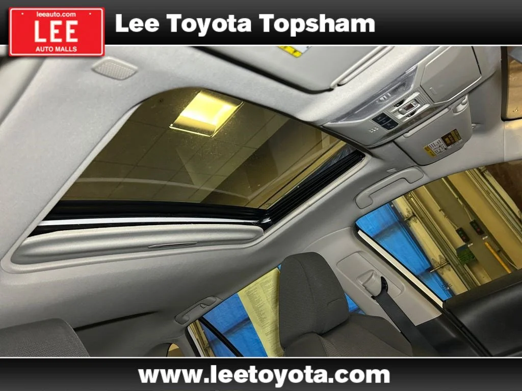 Used 2024 White Toyota XLE image 18