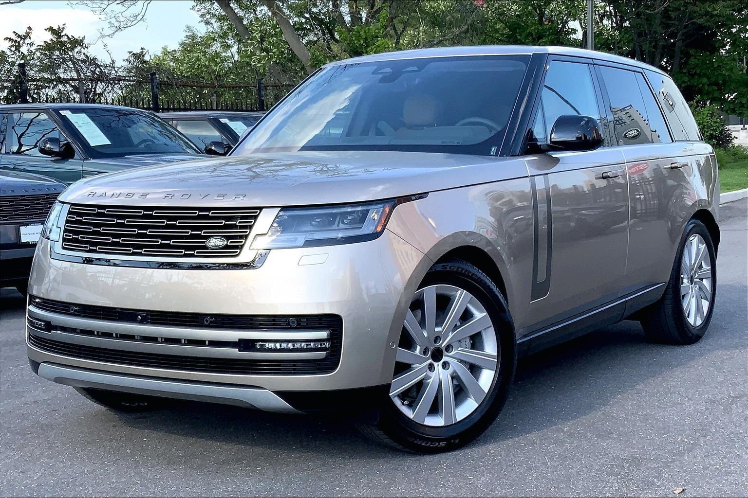 2026 Land Rover Range Rover 3.0 SE SWB's photo