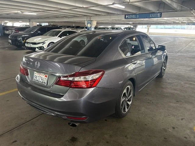 Used 2016  Honda EX-L image 3
