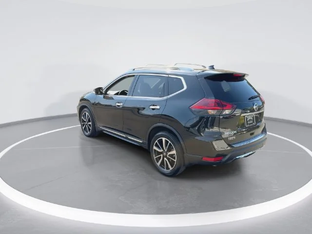 Used 2019 Black Nissan SL image 6