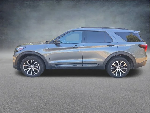 Used 2025 Gray Ford ST-Line image 4