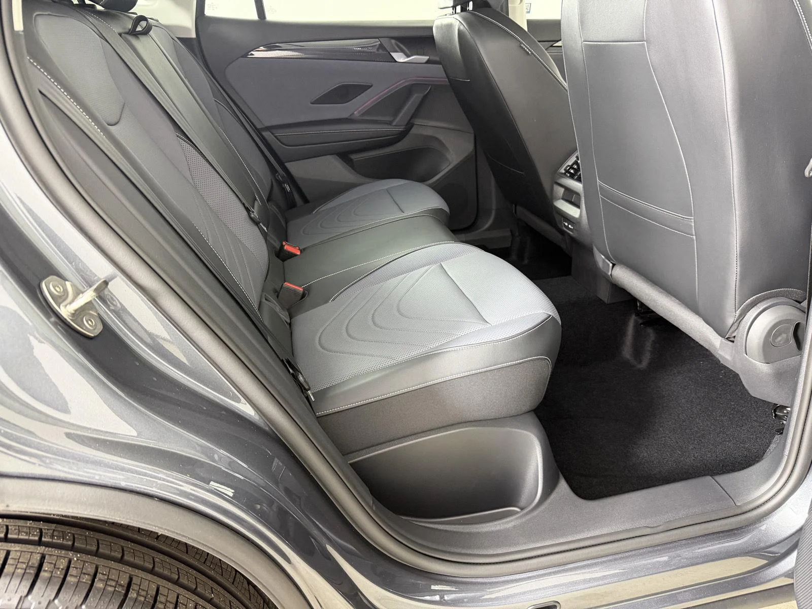 New 2026 Platinum Gray Metallic Volkswagen SE image 16
