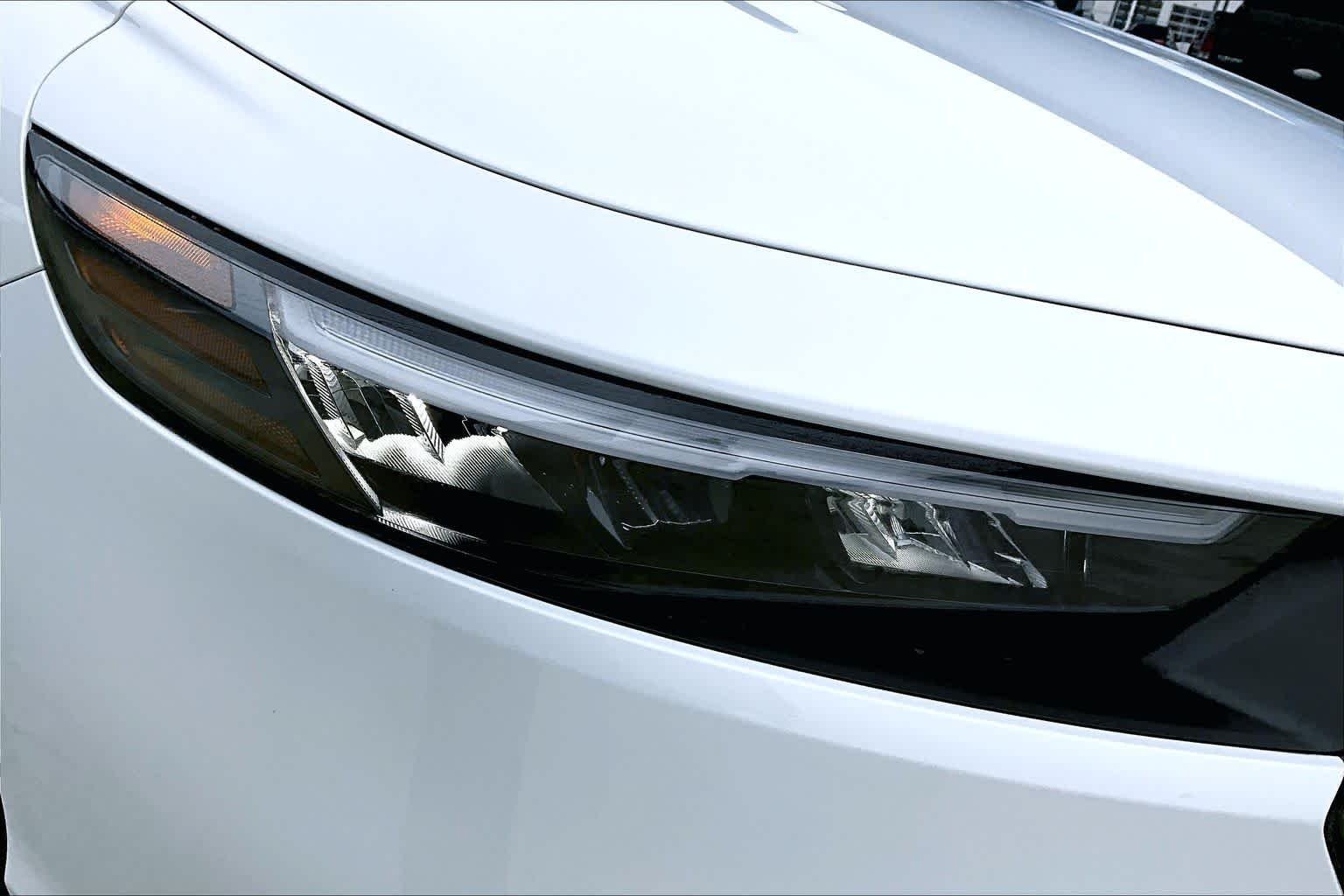 New 2026 Platinum White Pearl Honda LX image 13