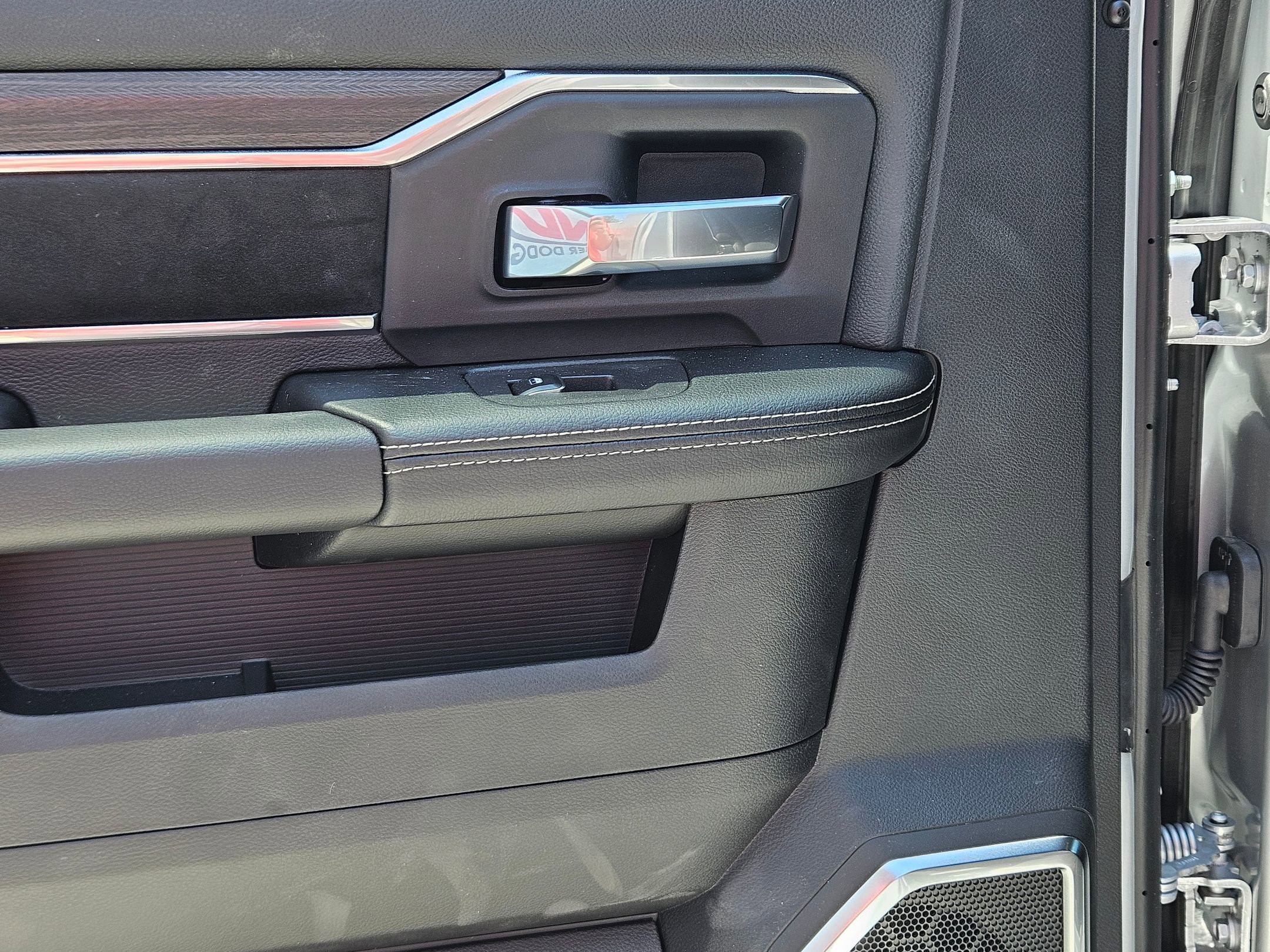 New 2026 Silver-Zynith Exterior Paint RAM Laramie image 21