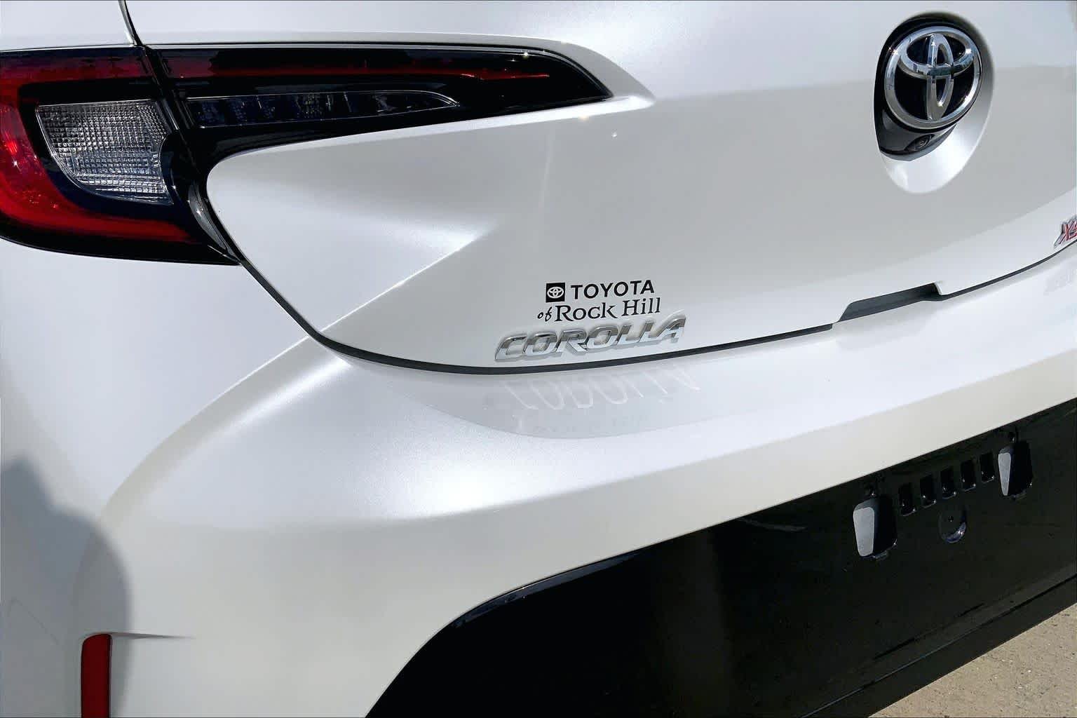 Used 2024 Wind Chill Pearl Toyota XSE image 32