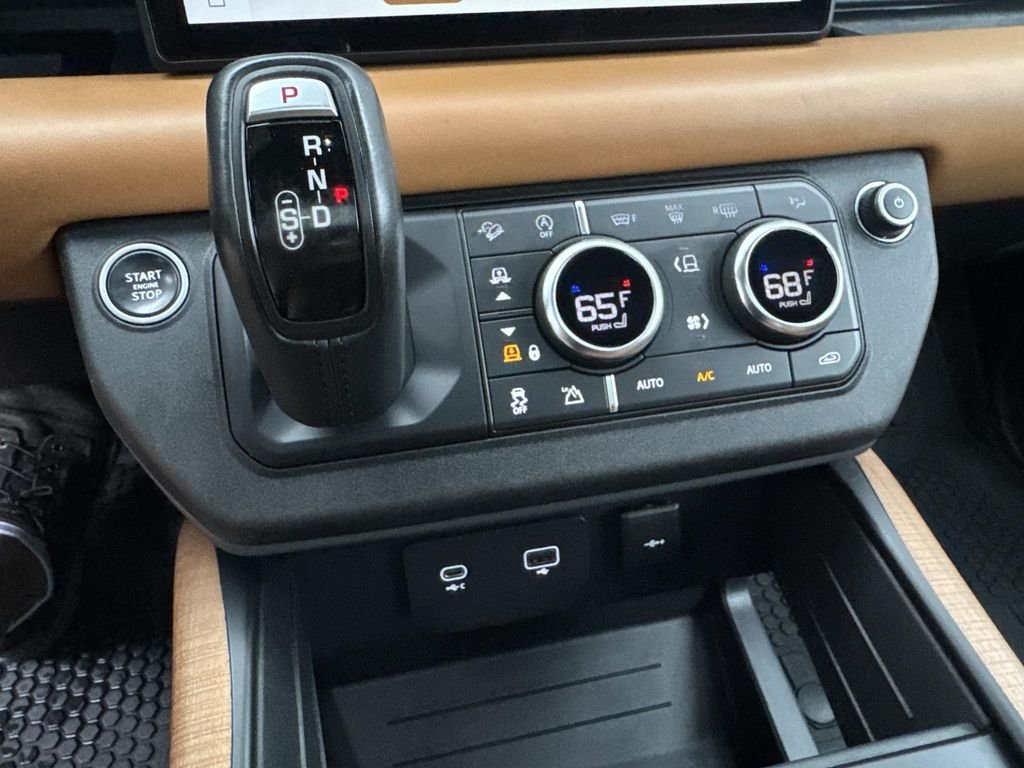 Used 2021  Land Rover X image 26