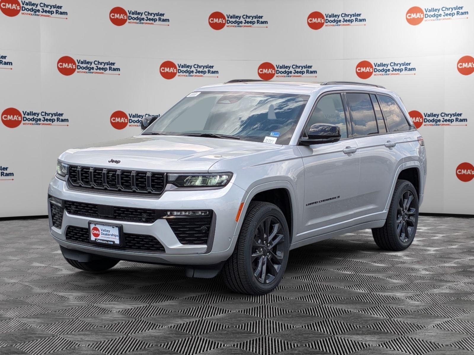 New 2026 Silver Zynith Exterior Paint Jeep Limited Reserve image 1