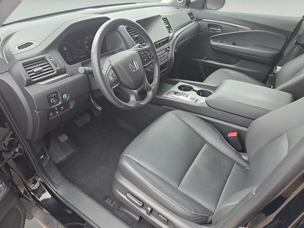 Used 2025 Black Honda RTL image 14
