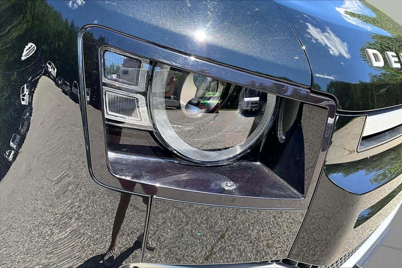 Used 2023 Santorini Black Metallic Land Rover SE image 27