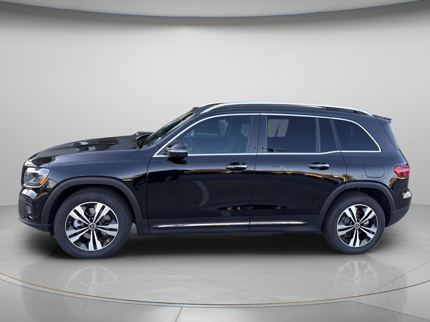 New 2026 Night Black Mercedes-Benz GLB 250 image 2