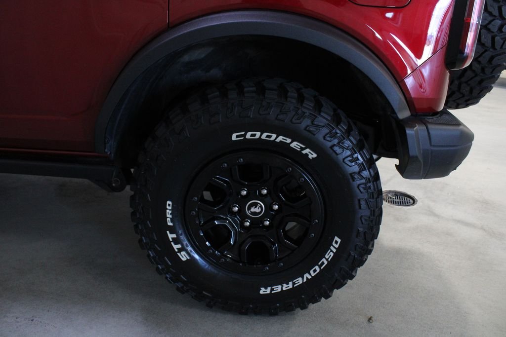 Used 2025 Ruby Red Metallic Ford Badlands image 26
