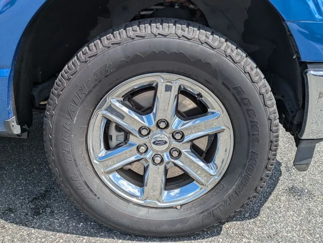 Used 2024 Blue Metallic Ford XLT image 9