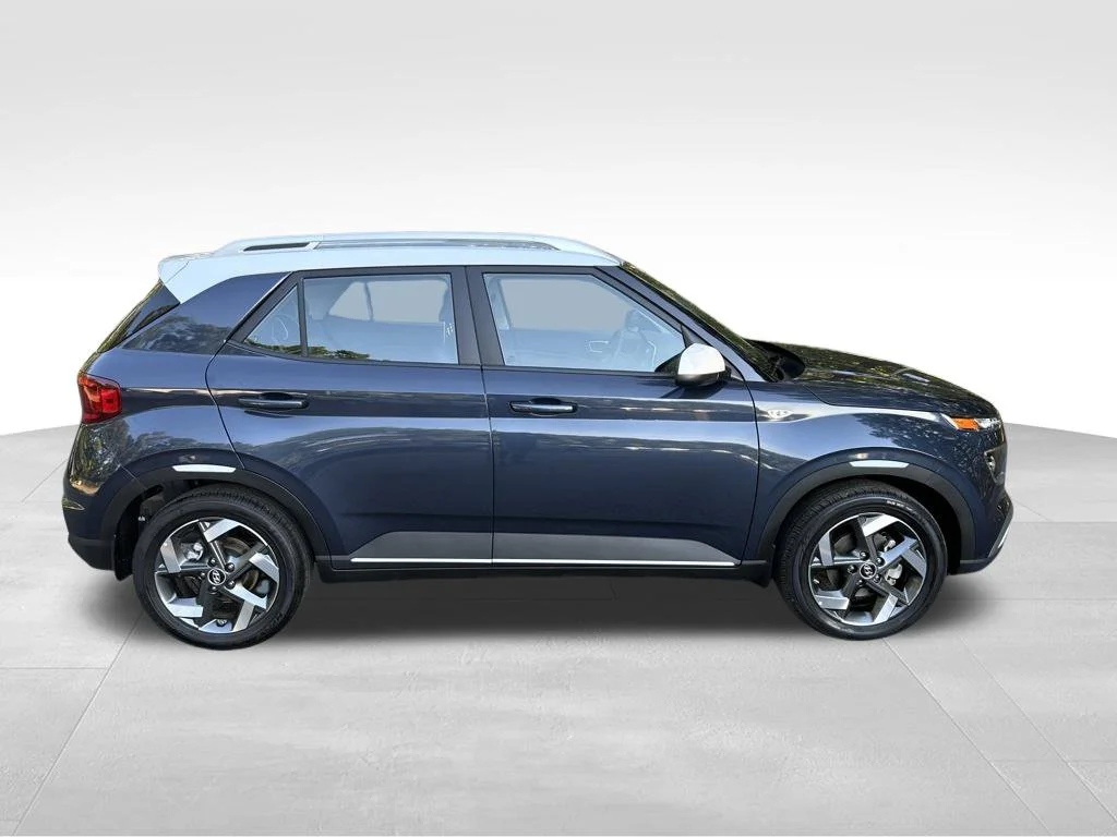 Used 2026 White Hyundai SEL image 7