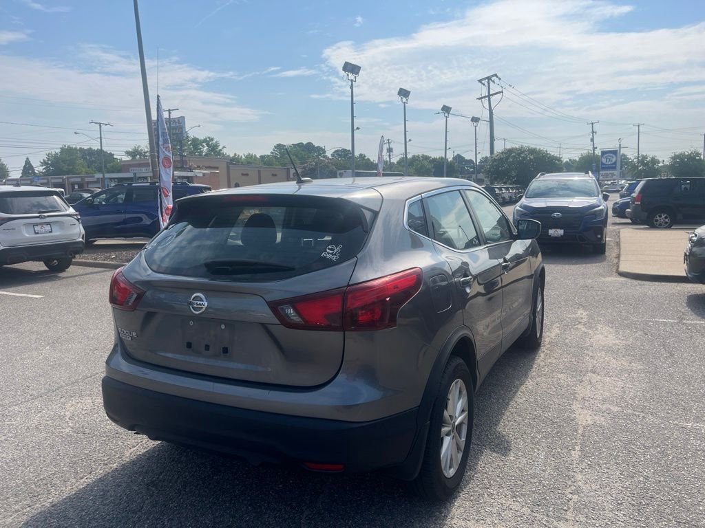 Used 2019 Gray Nissan S image 4