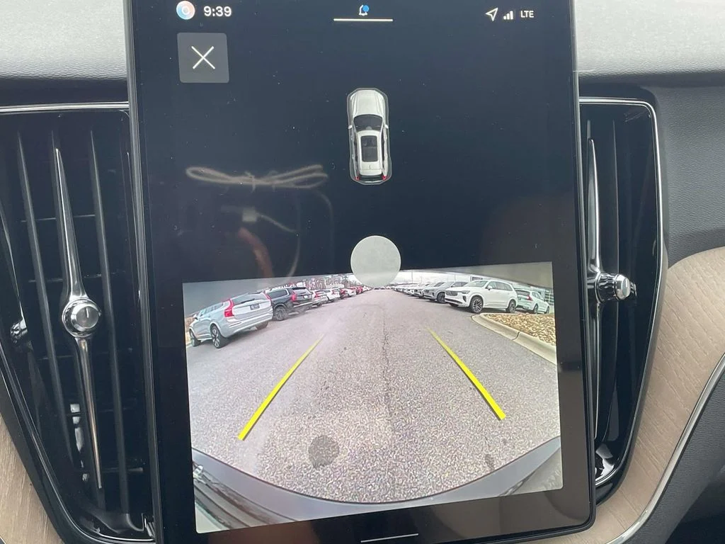 New 2026 Onyx Black Metallic Volvo Core image 18