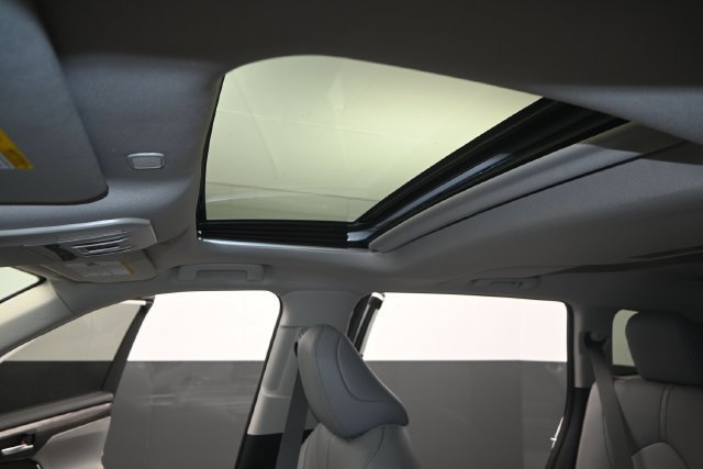 New 2026 Wind Chill Pearl Toyota Limited image 9