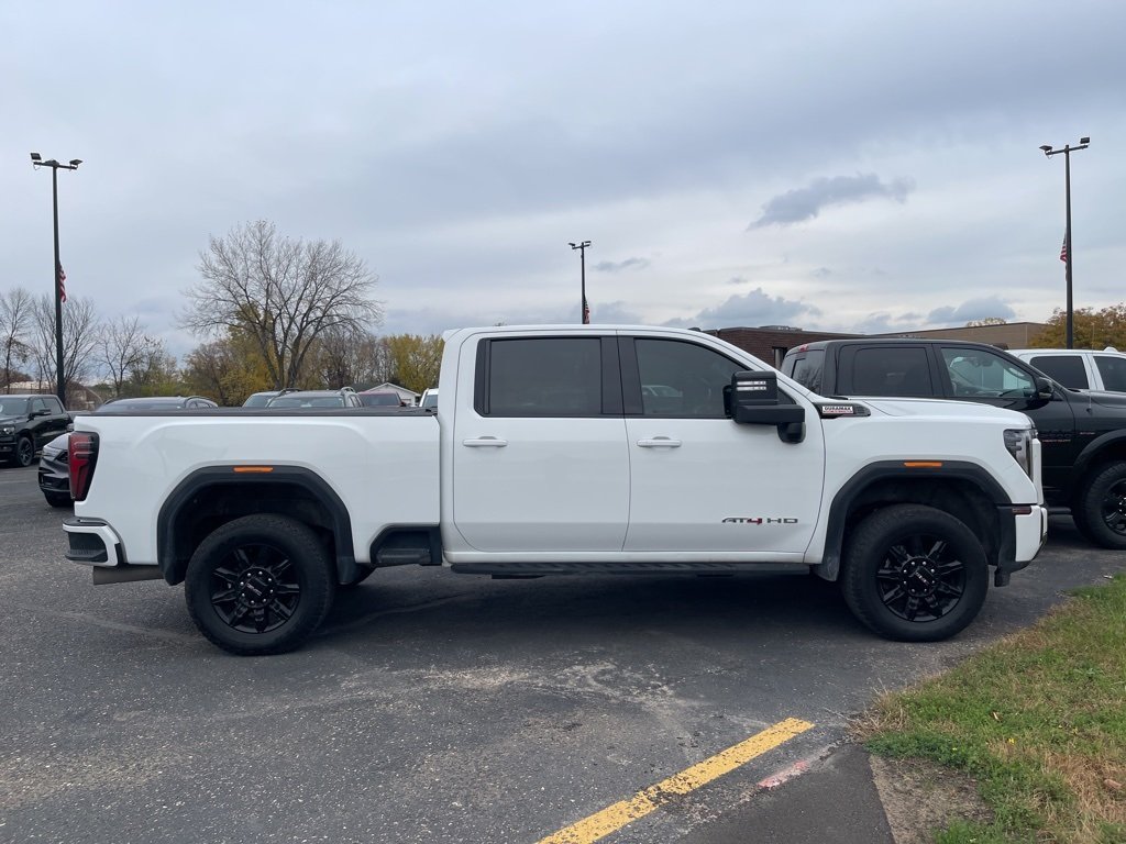 2024 Gmc Sierra HD AT4 photo 2