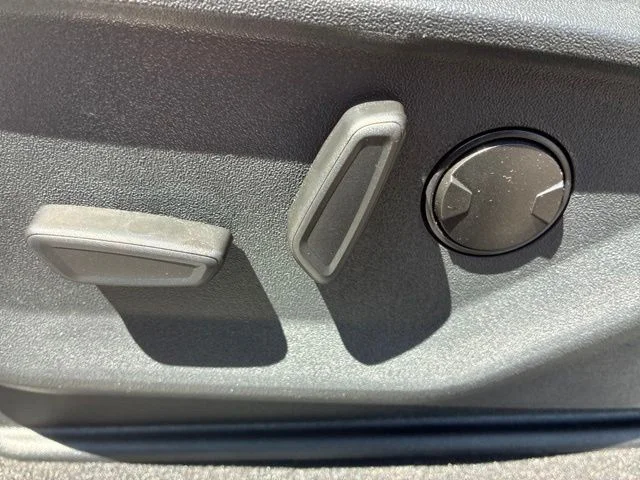 New 2026 Ruby Red Metallic Tinted Clearcoat Ford F-250® Lariat® image 20