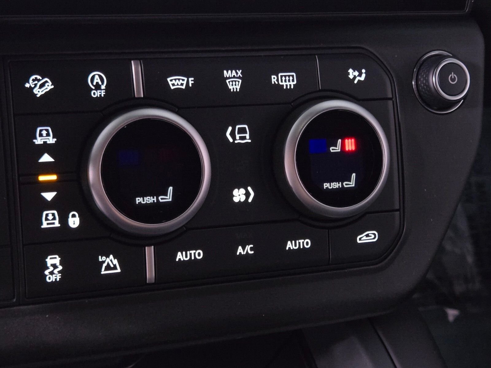 New 2026 Fuji White LAND ROVER X-Dynamic SE image 29