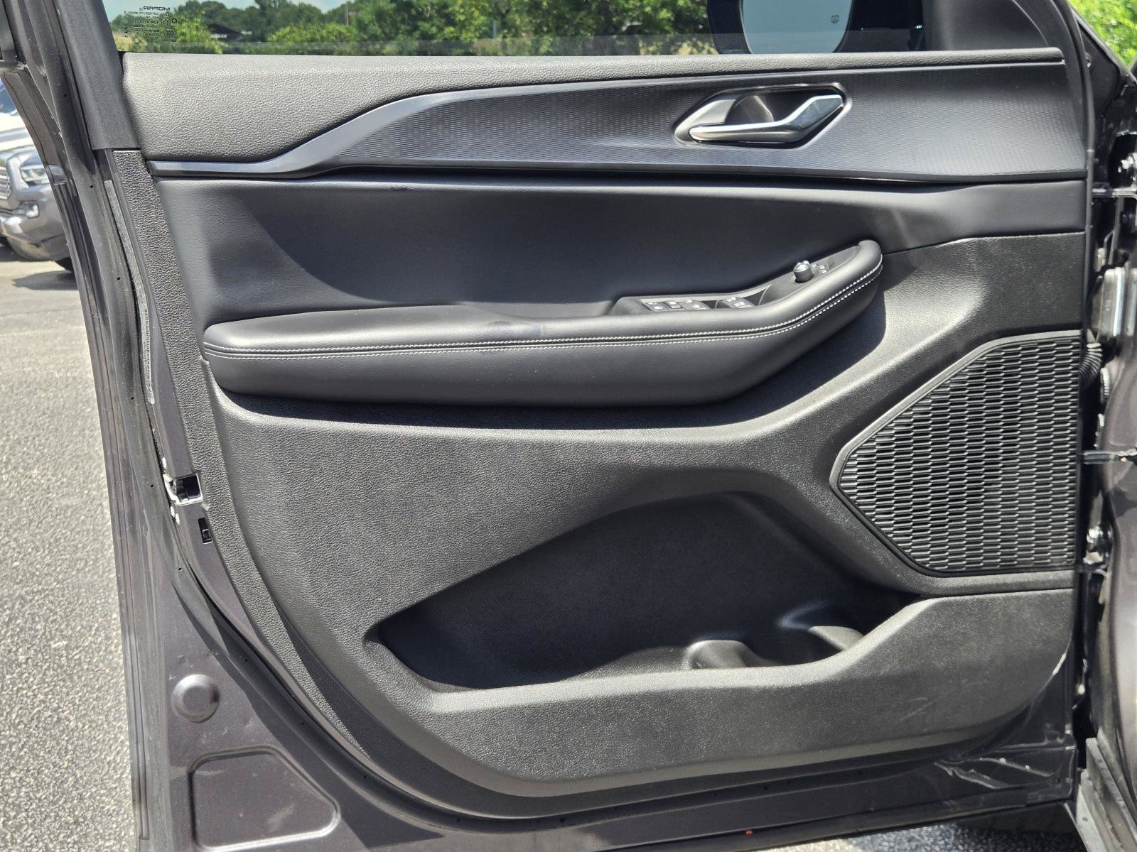 Used 2025 Gray Jeep Laredo image 22