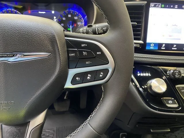 2026 Chrysler Pacifica Select - Photo 34