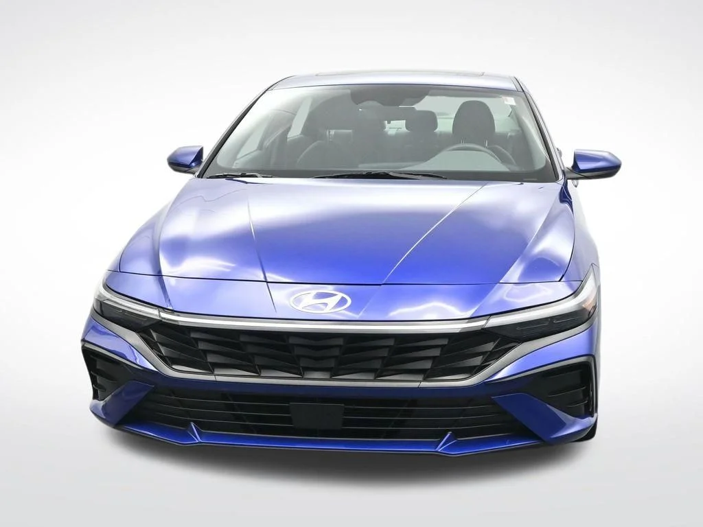 Used 2025 Blue Hyundai SEL Convenience image 2