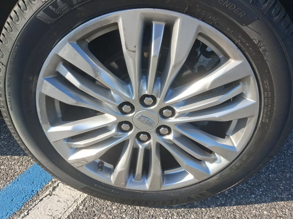 Used 2018 Silver Cadillac Premium Luxury image 15