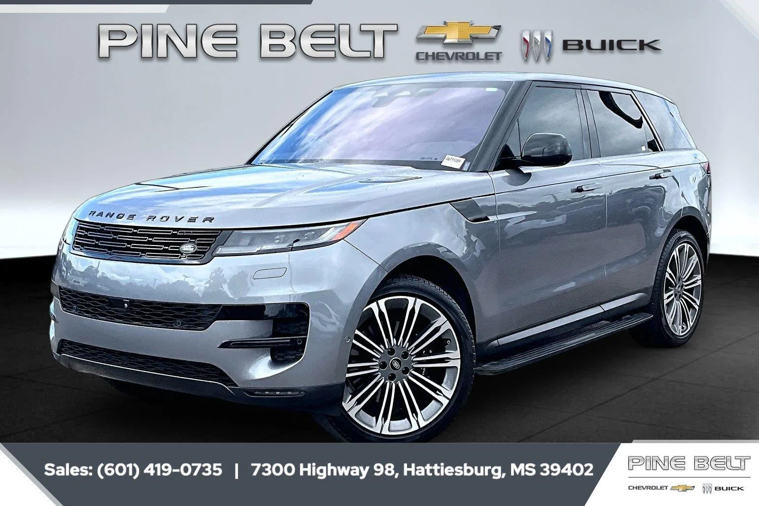 Used 2023 Eiger Grey Metallic Land Rover SE image 10