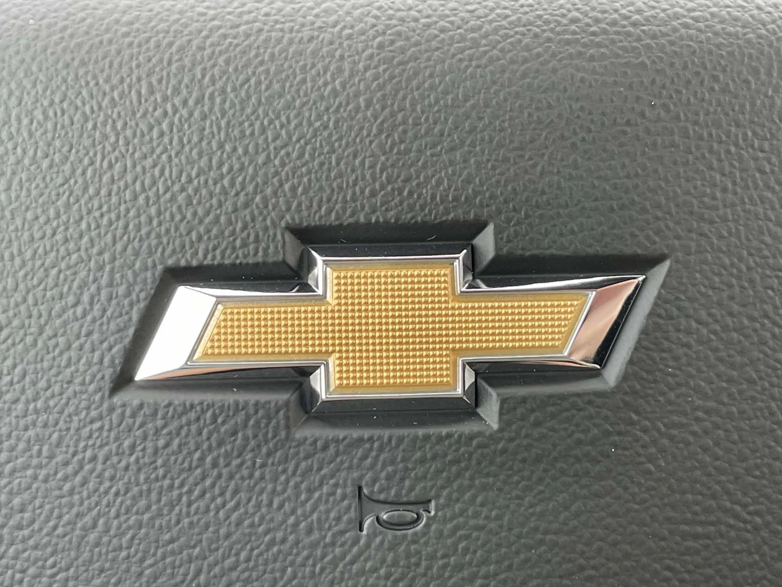 New 2026 Summit White Chevrolet WT image 28