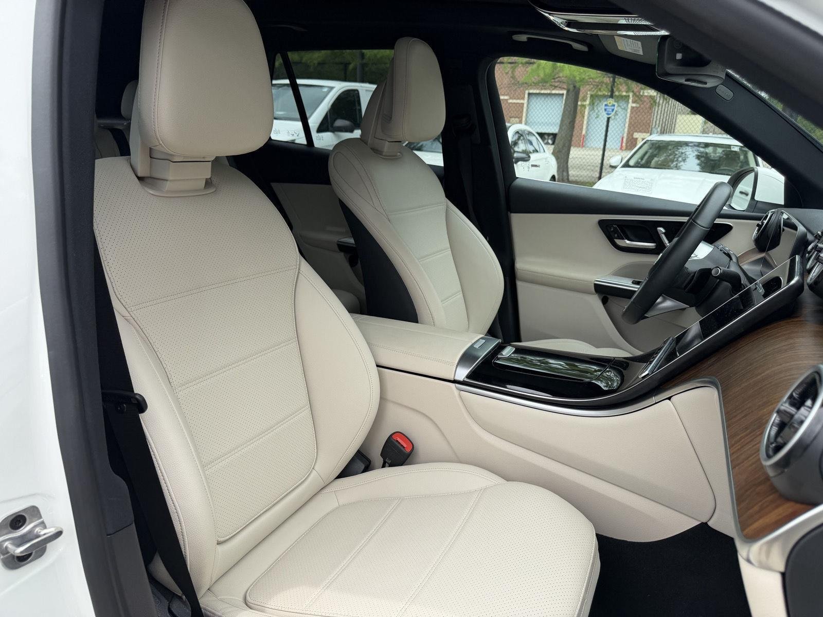 Certified Used 2026 Polar White Mercedes-Benz GLC 300 image 29