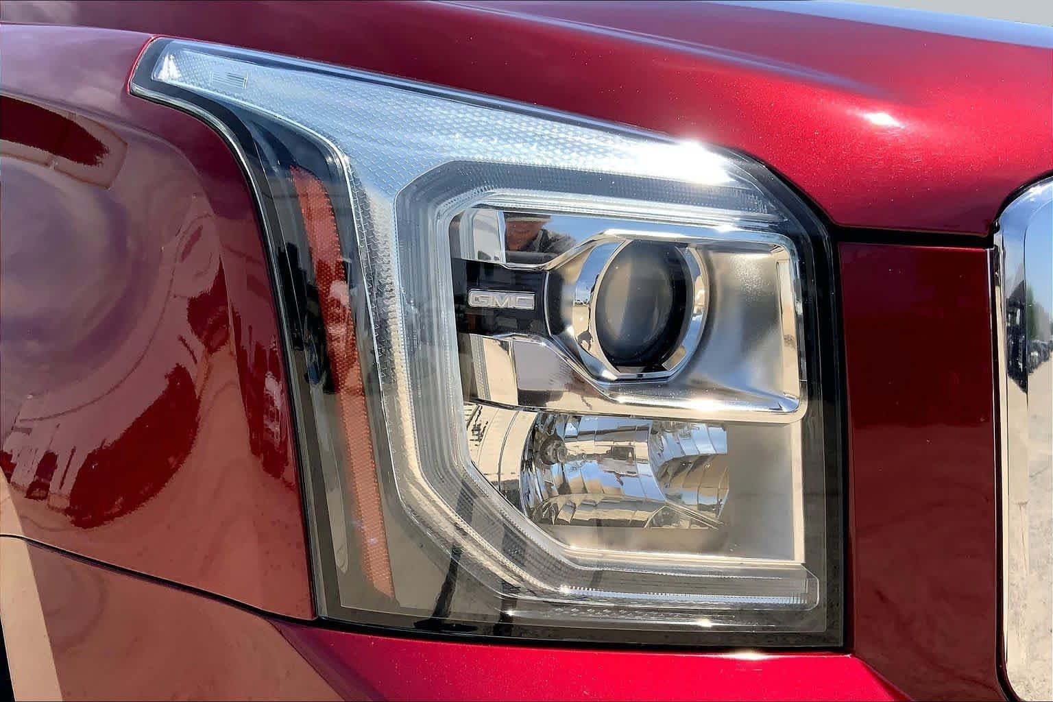 Used 2018 Crimson Red Tintcoat GMC Denali image 28