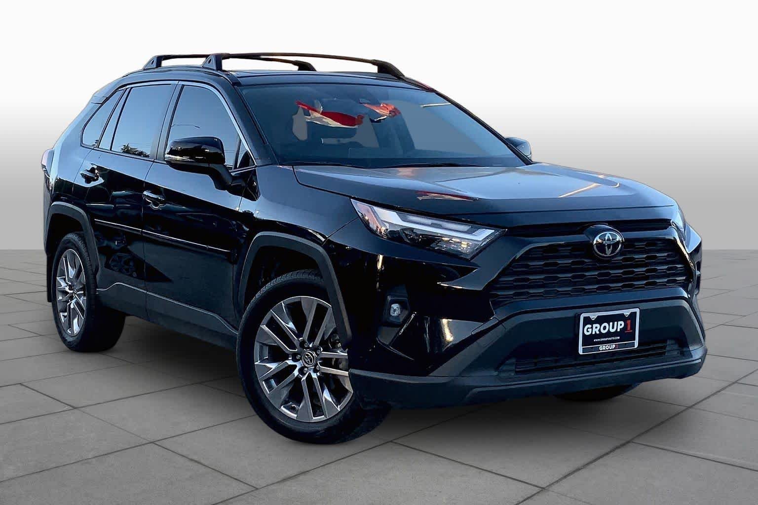 Used 2025 Midnight Black Metallic Toyota XLE Premium image 3