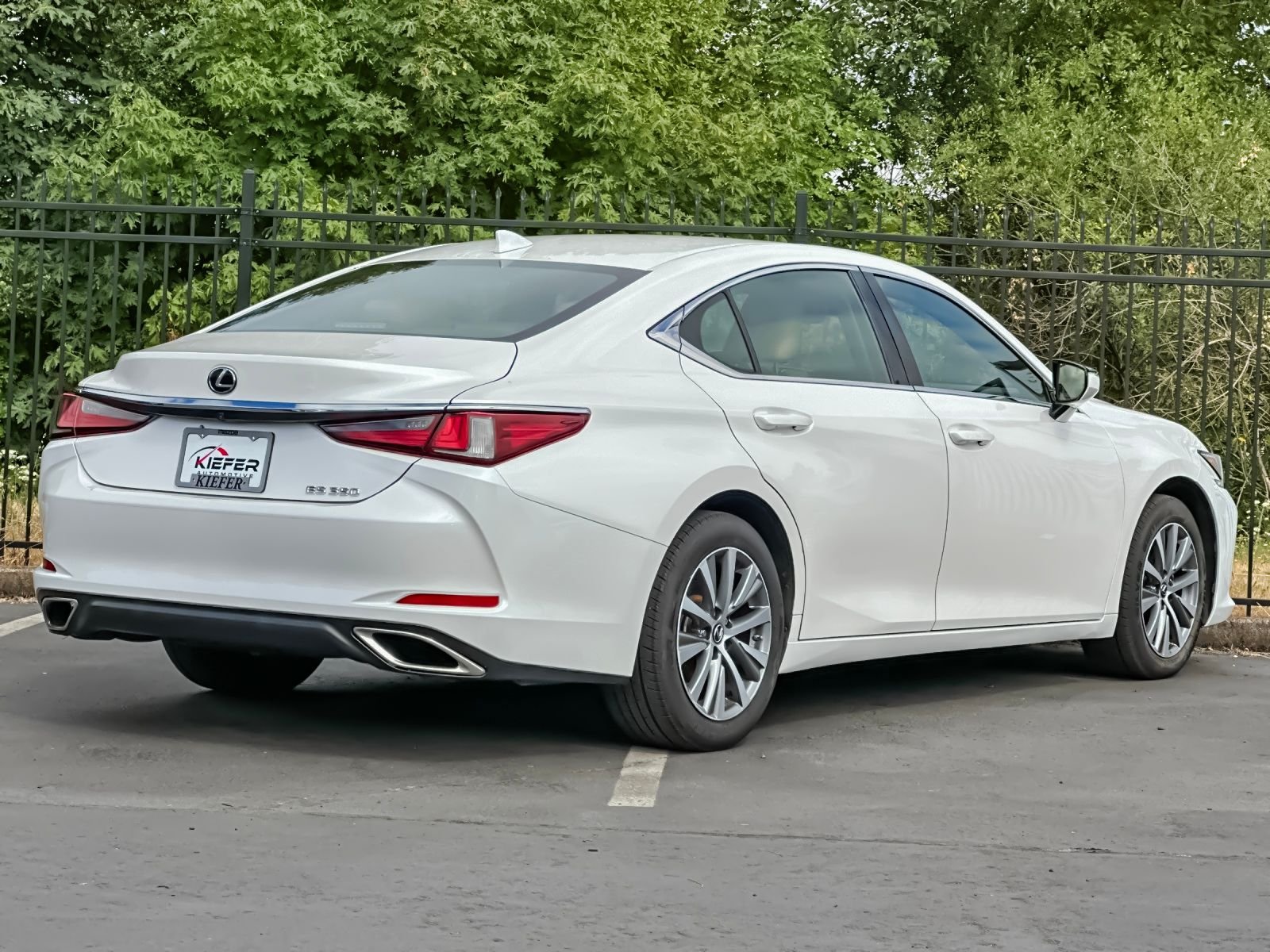 Used 2020 White Lexus 350 image 4