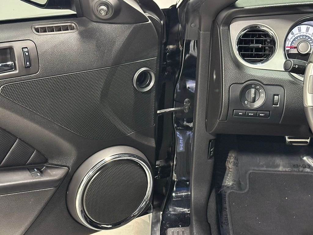 Used 2010  Ford GT image 66