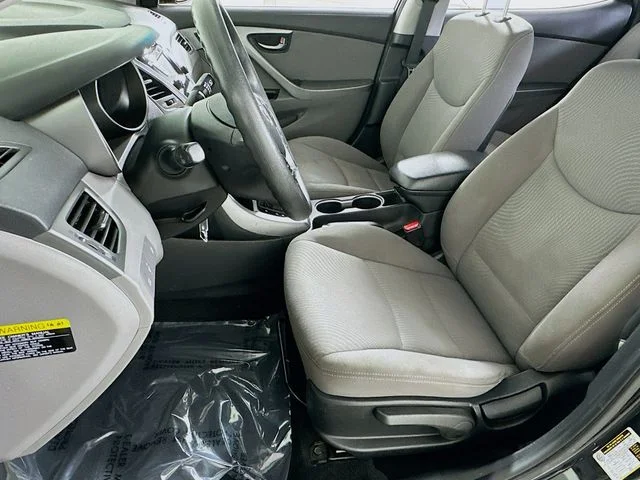 Used 2014 Black Hyundai SE image 9
