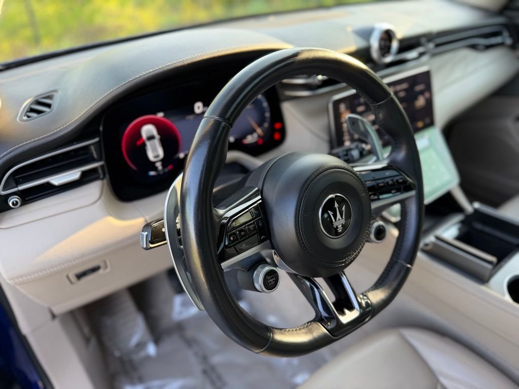 Used 2023 Bianco Astro Metallic Maserati GT image 19
