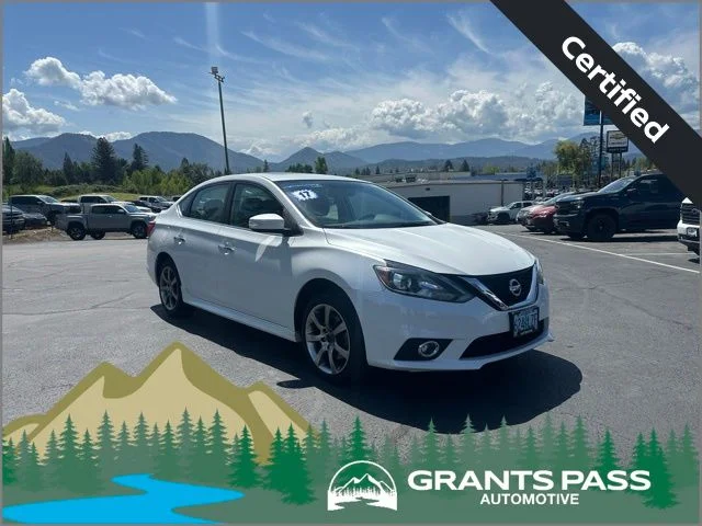 2017 Nissan Sentra SR Turbo M/T's photo