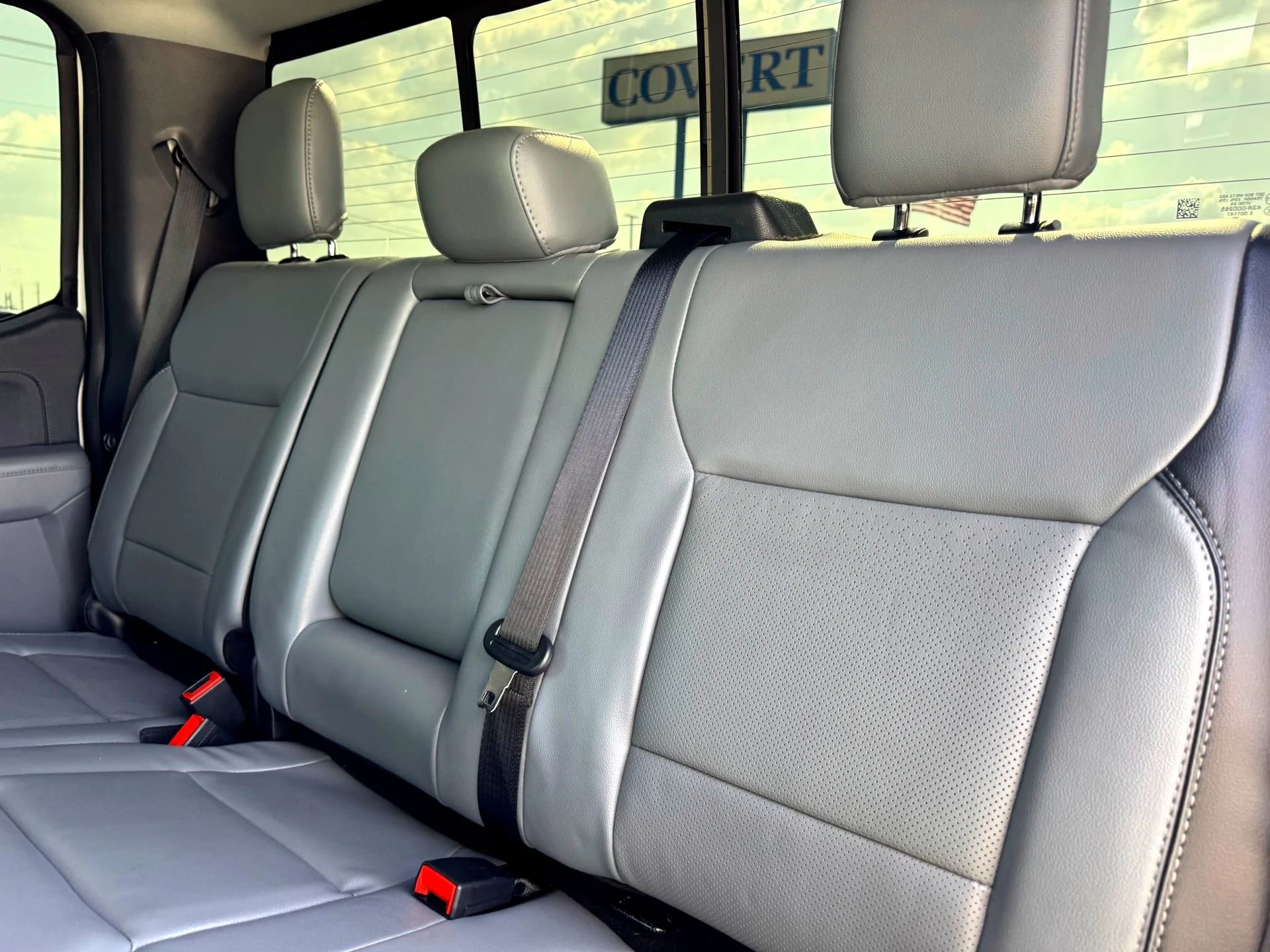 Used 2023  Ford Lariat image 15