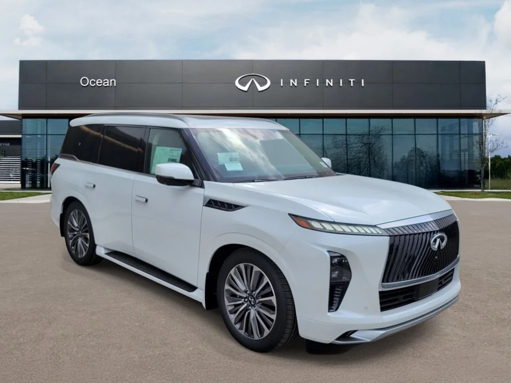 New 2027 RADIANT WHITE INFINITI Luxe 4WD image 2